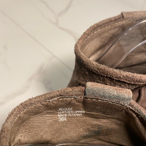 ⭐️HP⭐️ Ash Jalouse Booties - Picture 9 of 9